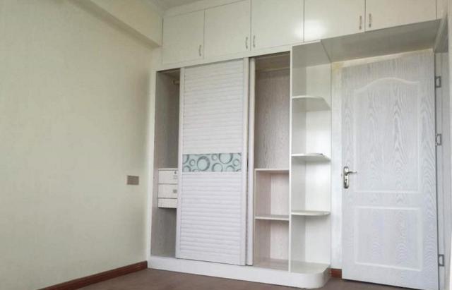 想全屋貼瓷磚？